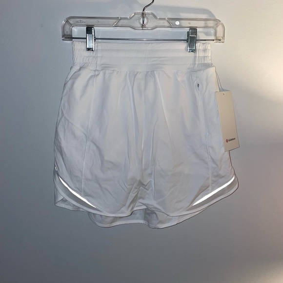 NWT Lululemon Skirt​​​​​​ - Picture 1 of 4